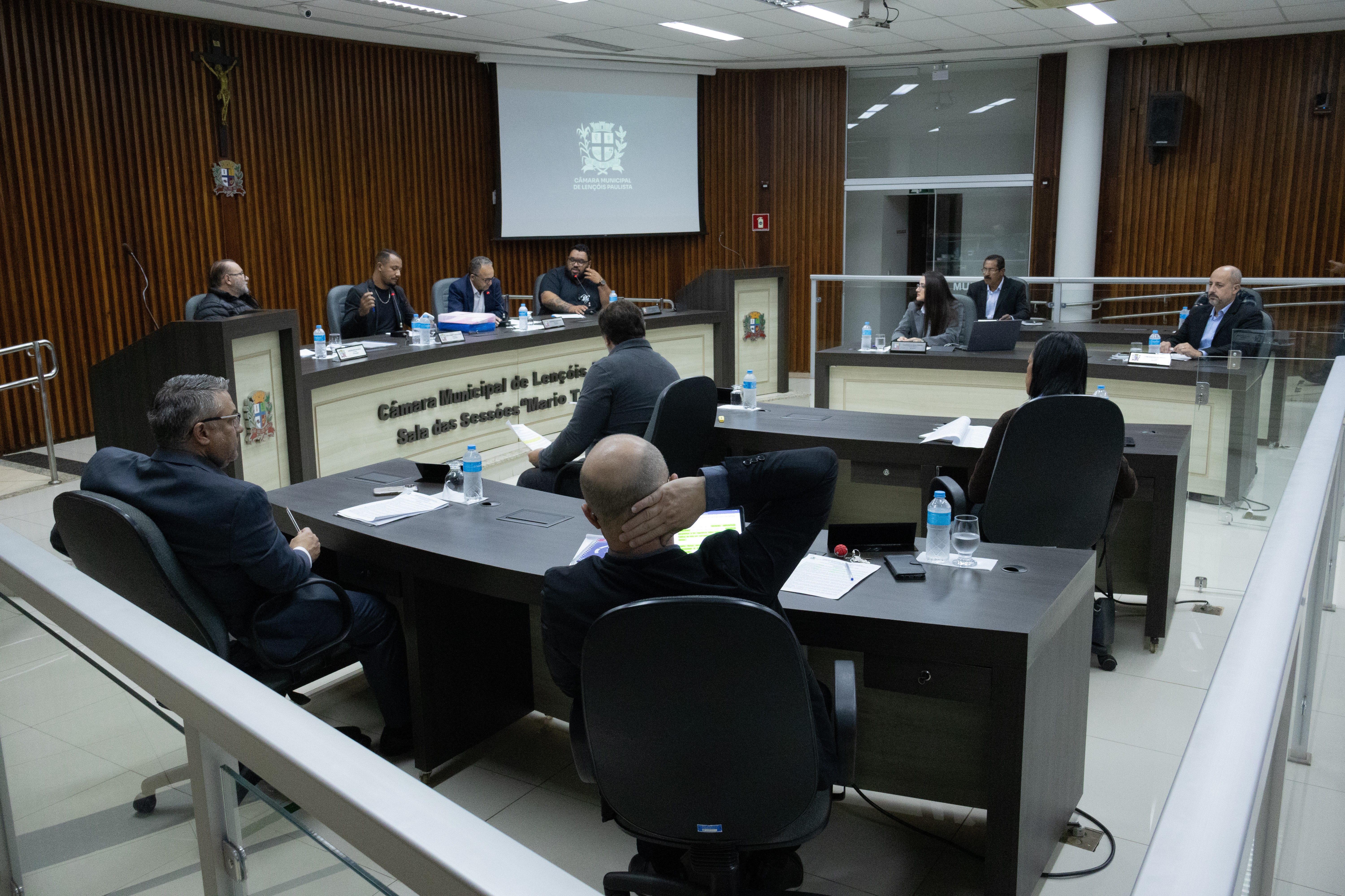 CÂMARA VOTA PROJETOS DA SAÚDE EM URGÊNCIA E DEBATE ORÇAMENTO IMPOSITIVO