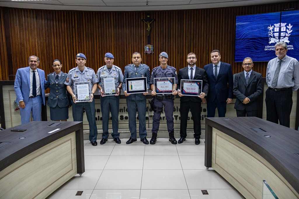 Homenageados recebem “Policial Destaque do Ano” em Sessão Solene